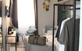 Vite 99 Spanish Steps Room
